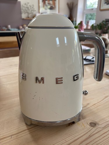 Smeg cream kettle for repairs - cream,